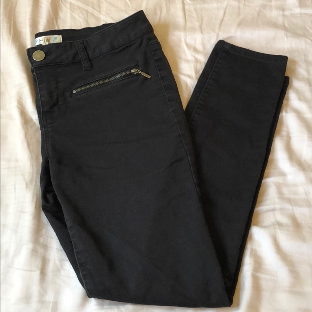 Black Skinny Jeans 💕FIRE